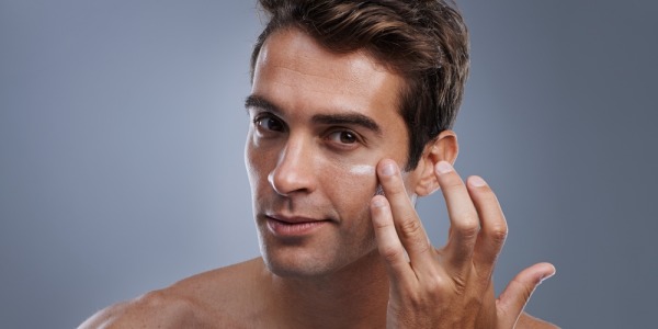 Skin care uomo efficace: i consigli di Farmaconvenienza